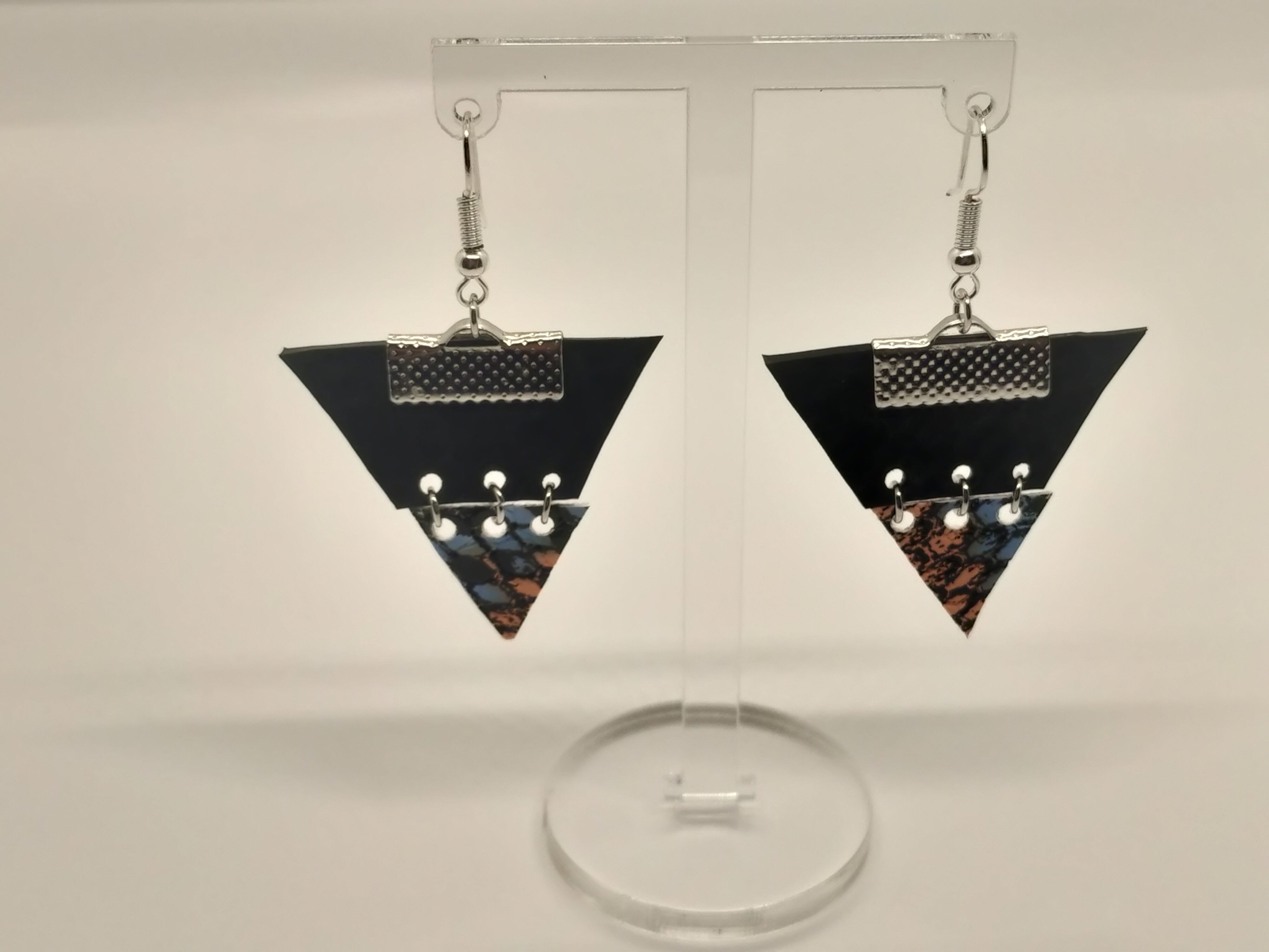 Pendientes de caucho reciclado